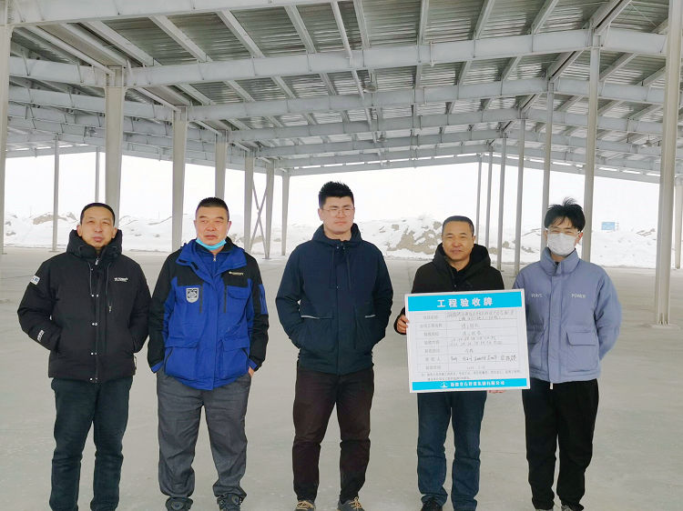 0228北方集團工業(yè)設備安裝公司承建的胡楊河經(jīng)濟技術(shù)開(kāi)發(fā)區標準廠(chǎng)房及配套設施建設項目（施工八標段）順利通過(guò)竣工驗收 圖片1_副本.jpg